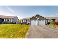 5 Casey CRES Saint John, NB E2J 0A8