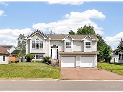 623 Clarence-Cormier Dieppe, NB E1A 7T3