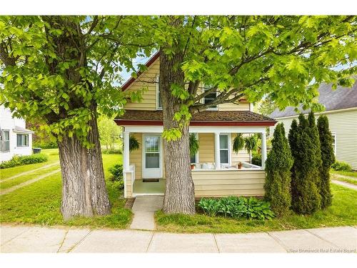 19 Charles Ave, Fredericton, NB 