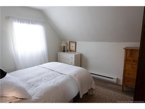 19 Charles Ave, Fredericton, NB 