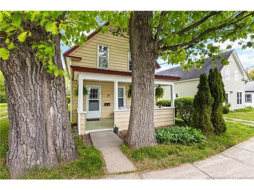 19 Charles Ave, Fredericton, NB 
