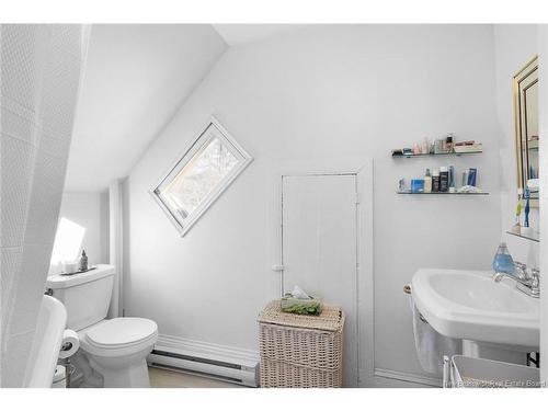 19 Charles Ave, Fredericton, NB 