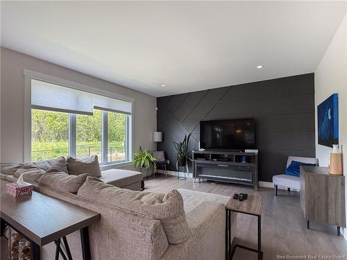 7 Aurora St, Fredericton, NB 