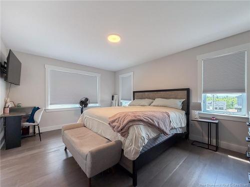 7 Aurora St, Fredericton, NB 