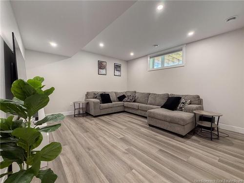 7 Aurora St, Fredericton, NB 