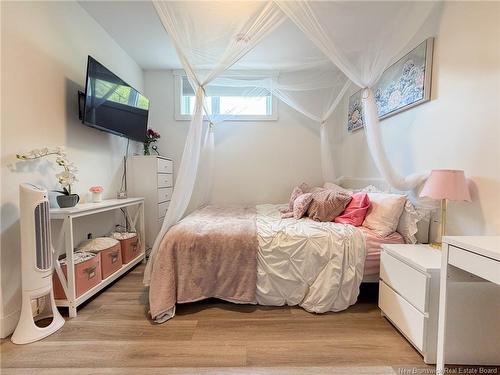 7 Aurora St, Fredericton, NB 