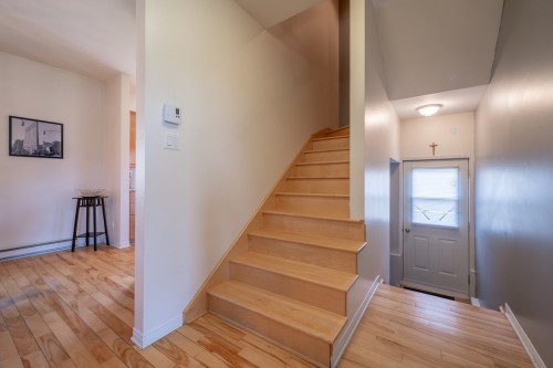 Staircase - 294 Rue Du Ruisseau, Napierville, QC 