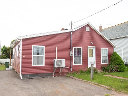 41 St. Lawrence Street  Summerside, PE C1N 3X1