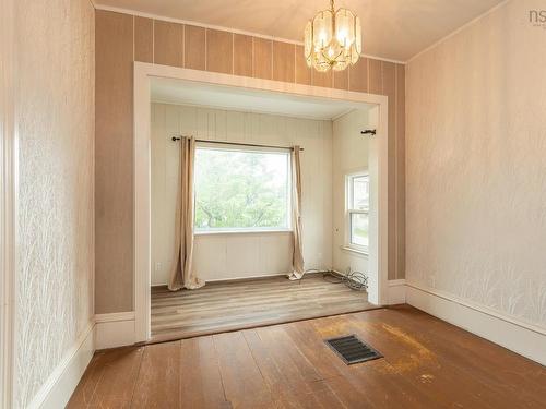13 Porter Street, Yarmouth, NS 