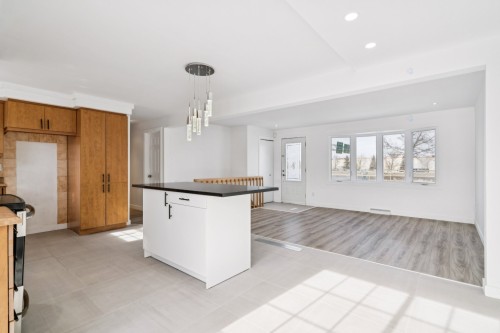 Cuisine - 600 Rue De La Neuve-France, Saint-Jean-Sur-Richelieu, QC - Indoor Photo Showing Kitchen