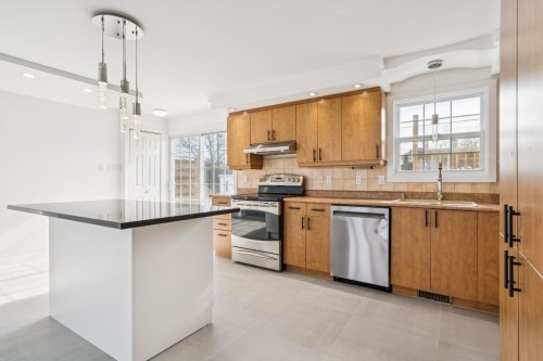Cuisine - 600 Rue De La Neuve-France, Saint-Jean-Sur-Richelieu, QC - Indoor Photo Showing Kitchen