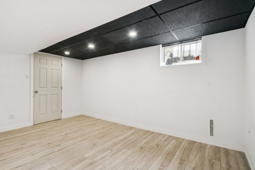 Chambre à coucher - 600 Rue De La Neuve-France, Saint-Jean-Sur-Richelieu, QC - Indoor Photo Showing Other Room