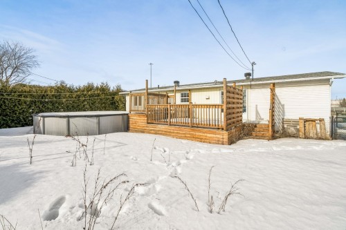 Cour - 600 Rue De La Neuve-France, Saint-Jean-Sur-Richelieu, QC - Outdoor