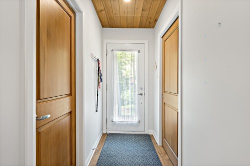 Mud Room - 21  - 21A Imp. Gaston-Miron, Sainte-Agathe-Des-Monts, QC 