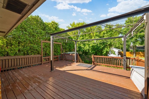 Balcon - 2130 Rue Arbour, Brossard, QC 