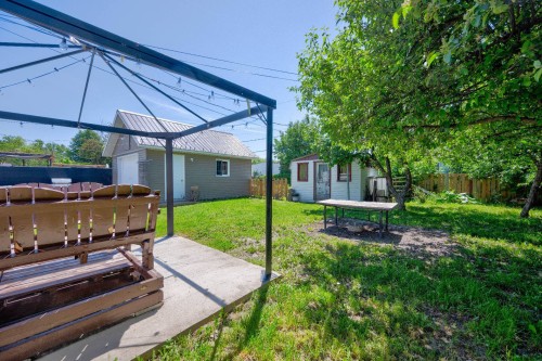 Courtyard - 168 Rue Jeannotte, Repentigny (Le Gardeur), QC 