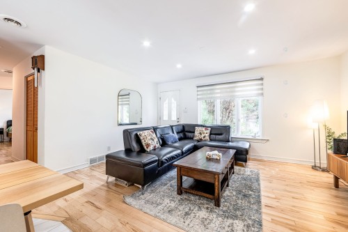 Living Room - 6025 Rue Parent, Brossard, QC 