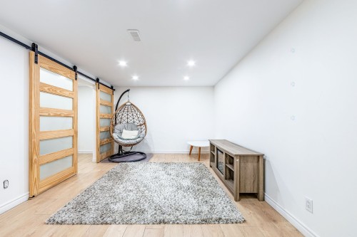 Family Room - 6025 Rue Parent, Brossard, QC 