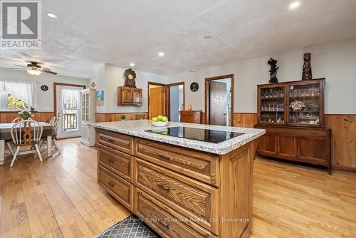 Large bright kitchen/dining area - 39 Hardies Road, Mckellar, ON 