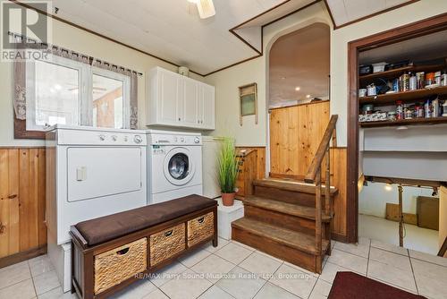 Main level laundry - 39 Hardies Road, Mckellar, ON 