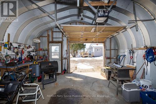 Garage w hydro - 39 Hardies Road, Mckellar, ON 