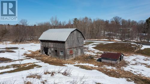 Rare barn for the handy persons/extra storage - 39 Hardies Road, Mckellar, ON 