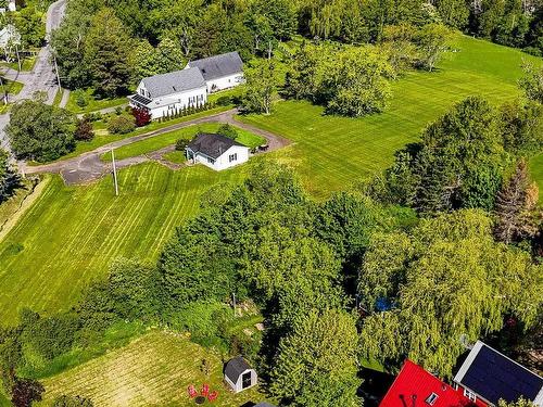 8 Iona Road, Wolfville, NS 