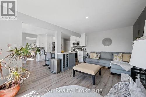 27 Notchwood Court, Kitchener, ON 
