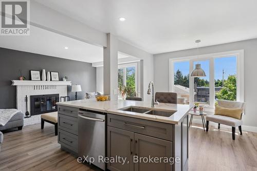 27 Notchwood Court, Kitchener, ON 