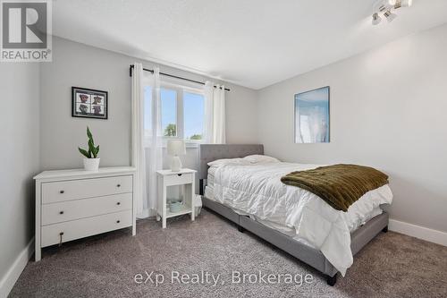 27 Notchwood Court, Kitchener, ON 
