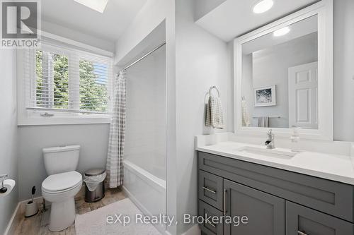 27 Notchwood Court, Kitchener, ON 