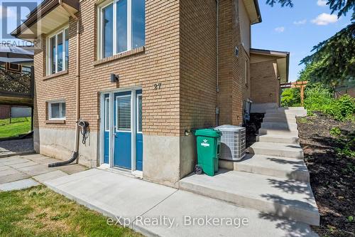 27 Notchwood Court, Kitchener, ON 