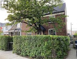 UPPER - 4 SULLY CRESCENT Toronto, ON M6J 2E4