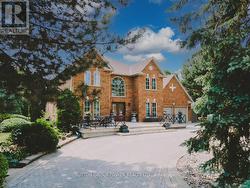 138 DIANAWOOD RIDGE Vaughan, ON L4L 6W8