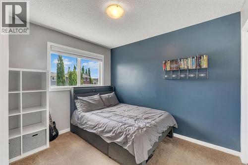 27 River Heights Crescent, Cochrane, AB 