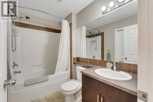27 River Heights Crescent, Cochrane, AB 
