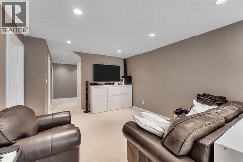 27 River Heights Crescent, Cochrane, AB 