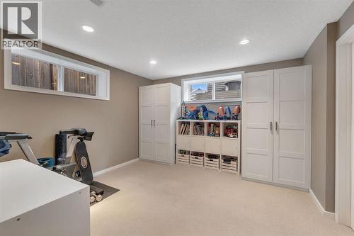 27 River Heights Crescent, Cochrane, AB 