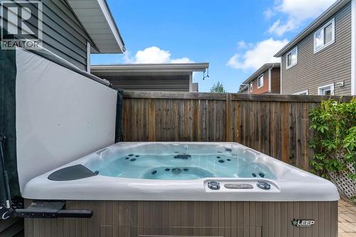 27 River Heights Crescent, Cochrane, AB 