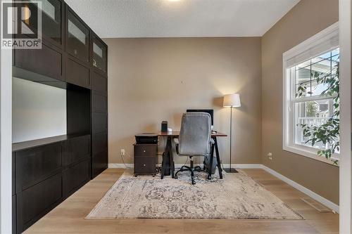 27 River Heights Crescent, Cochrane, AB 