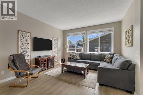27 River Heights Crescent, Cochrane, AB 