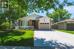 32 AINSWORTH Street Stoney Creek, ON L8J 1T1