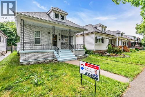 383 Mcewan, Windsor, ON 