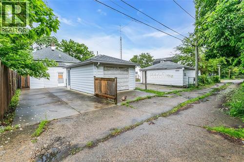 383 Mcewan, Windsor, ON 