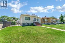 53 3 Street SW  Medicine Hat, AB T1A 4C4