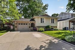 7438 PETRULLO COURT Niagara Falls (West Wood), ON L2H 2K4