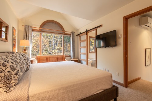 Master Bedroom - 305-170 Ch. De La Forêt, Mont-Tremblant, QC 