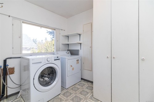 3433 Bethune Ave, Saanich, BC 