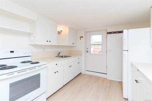 3433 Bethune Ave, Saanich, BC 