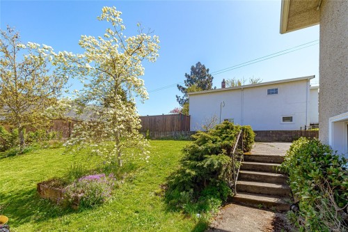 3433 Bethune Ave, Saanich, BC 